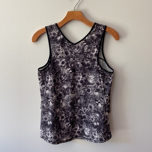 lululemon Run: Split Singlet Flowabunga Black Angel Wing / Black Size 4 - Picture 6 of 13